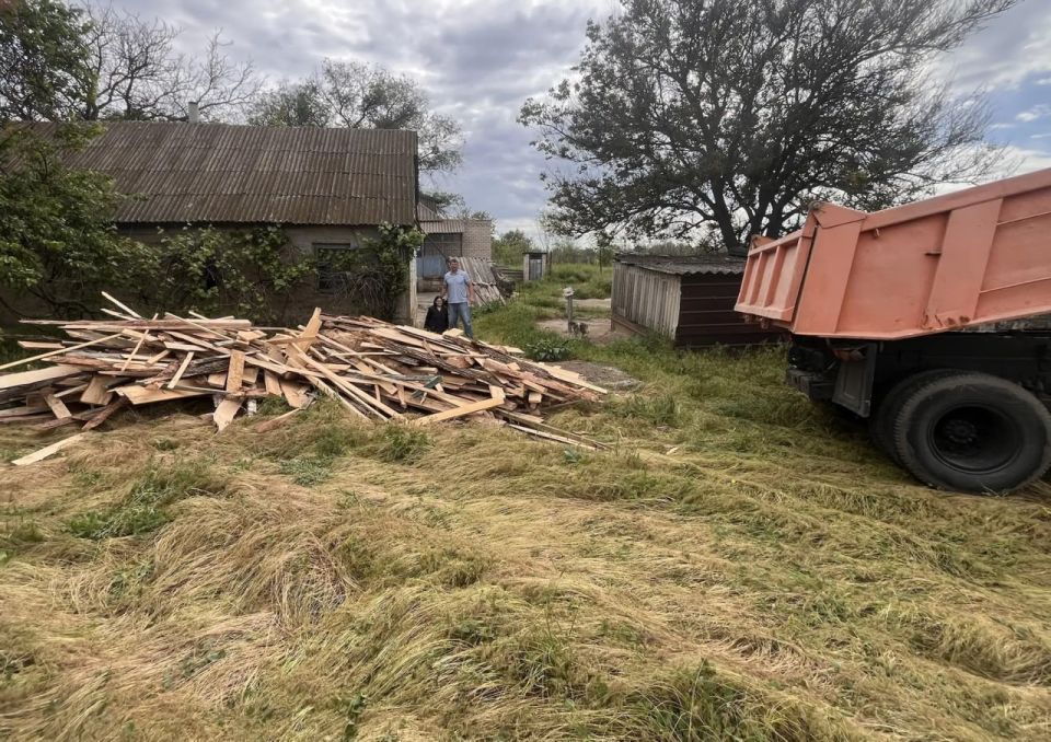 Рязанцы помогли с поставкой дров маломобильной жительнице Верхнего Рогачика Рязанцы помогли с поставкой дров маломобильной жительнице Верхнего Рогачика