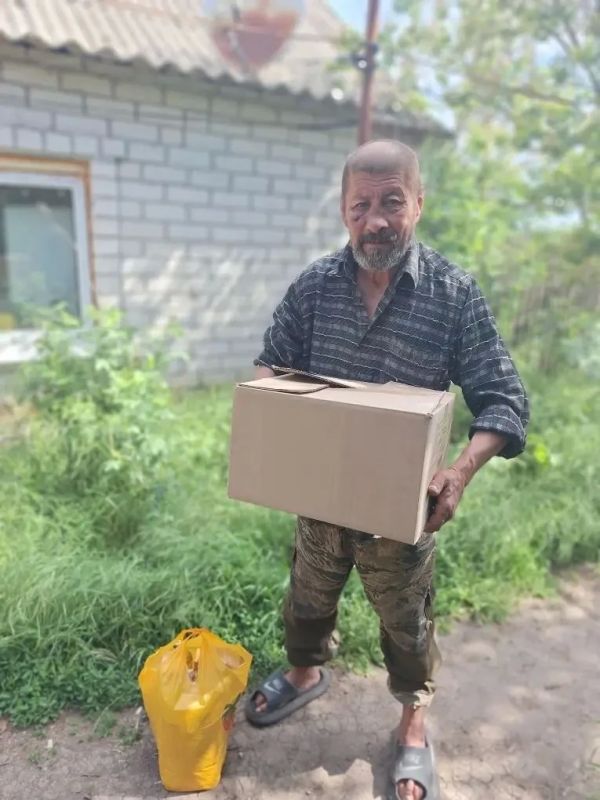 Одинокие жители сел Новосеменовка, Украинское и Червоный Прапор получили гуманитарную помощь из Краснодара! Одинокие жители сел Новосеменовка, Украинское и Червоный Прапор получили гуманитарную помощь из Краснодара!