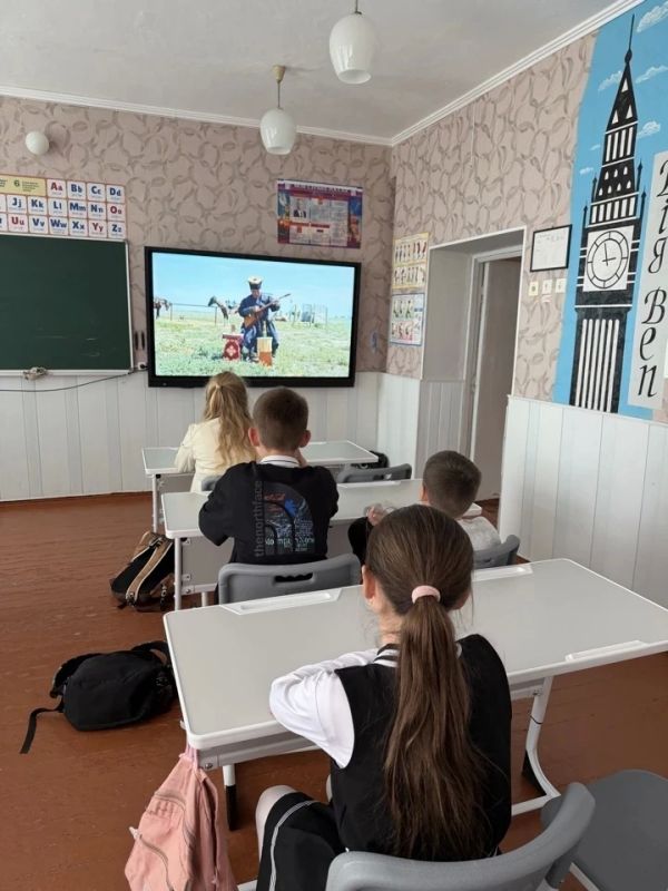 Надежда Бабешко: В рамках Года единства народов России в ГБОУ ХО «Любимовская школа Ивановского района» прошли необычные уроки Надежда Бабешко: В рамках Года единства народов России в ГБОУ ХО «Любимовская школа Ивановского района» прошли необычные уроки