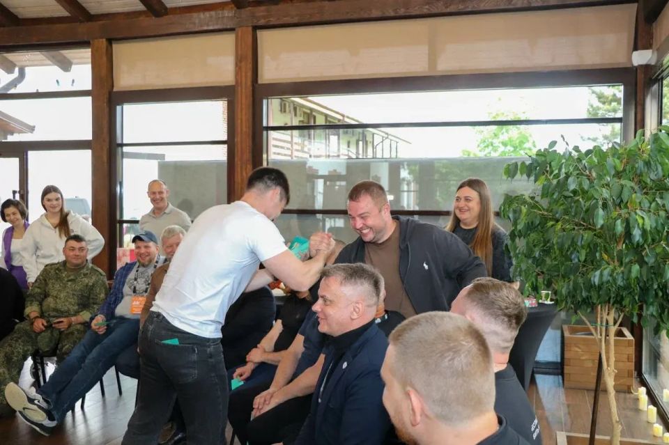 В Адыгее прошла встреча участников региональных программ "Герои Адыгеи" и "Герои Херсонщины" В Адыгее прошла встреча участников региональных программ "Герои Адыгеи" и "Герои Херсонщины"