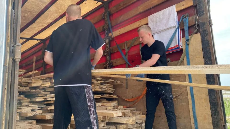 Владимир Сальдо: Краснодарское региональное отделение «Единой России» передало Херсонской области партию гуманитарной помощи Владимир Сальдо: Краснодарское региональное отделение «Единой России» передало Херсонской области партию гуманитарной помощи