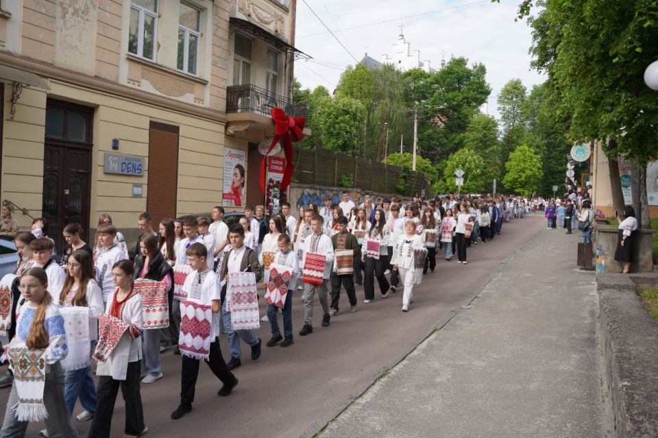 Что касается Дня вышиванки, то у нас свое отношение к этому празднику Что касается Дня вышиванки, то у нас свое отношение к этому празднику