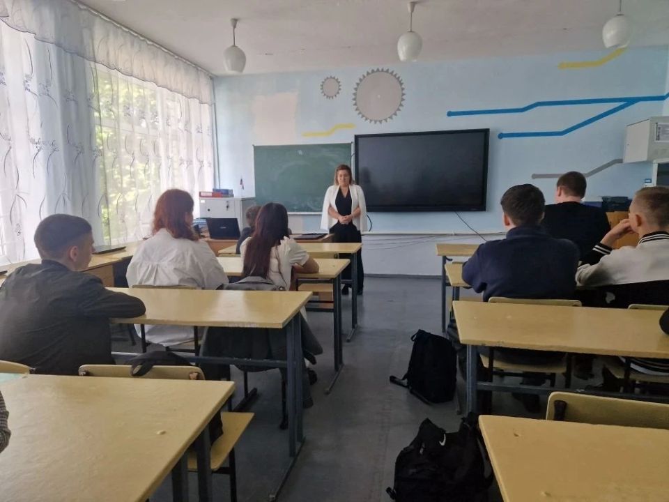 В школах Скадовского округа прошли лекции по безопасности: «Половая неприкосновенность несовершеннолетних» В школах Скадовского округа прошли лекции по безопасности: «Половая неприкосновенность несовершеннолетних»