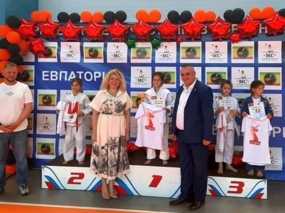 400 спортсменов, 4 региона, наша бронза: дзюдоисты Каховки вернулись из Евпатории 400 спортсменов, 4 региона, наша бронза: дзюдоисты Каховки вернулись из Евпатории
