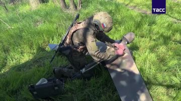 Подразделения группировки войск "Днепр" уничтожили пункт управления БПЛА и беспилотник ВСУ в Херсонской области — Минобороны России