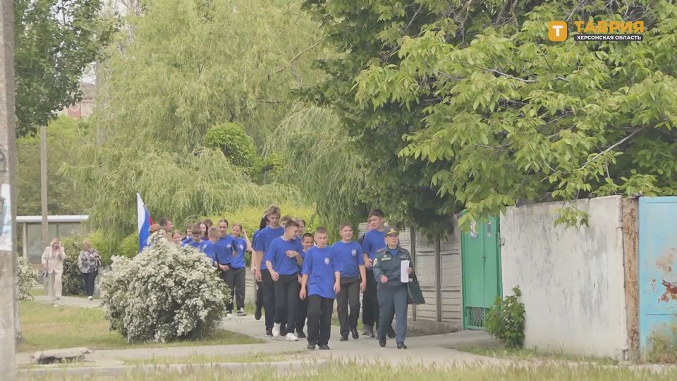 В Херсонской области количество кадетских классов МЧС России будет увеличиваться, отметил Саварбек Даурбеков