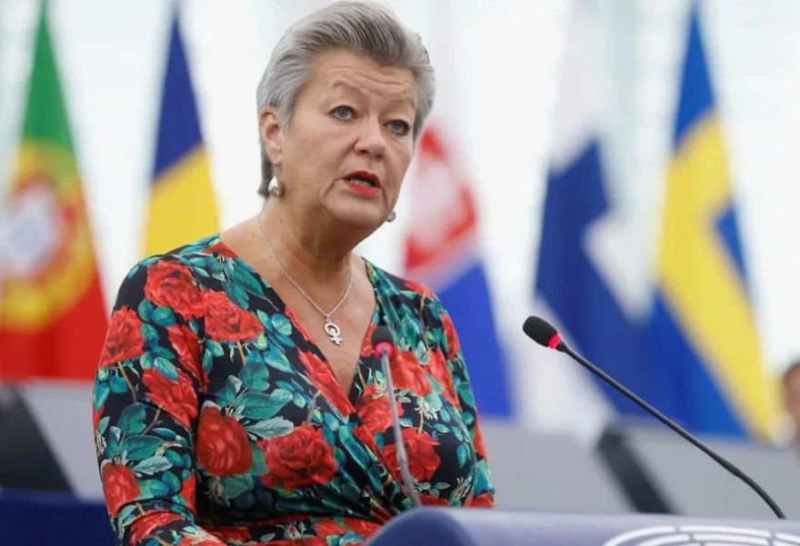 Енот из Херсона: Специальный представитель ЕС по вопросам украинцев Илва Йоханссон заявила в интервью Deutsche Welle: "не совсем логично выглядит то, что многие военнообязанные мужчины, которые не имеют права покидать...