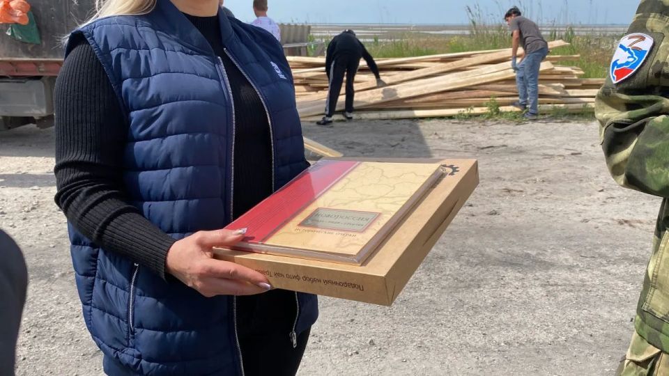 Владимир Сальдо: Краснодарское региональное отделение «Единой России» передало Херсонской области партию гуманитарной помощи Владимир Сальдо: Краснодарское региональное отделение «Единой России» передало Херсонской области партию гуманитарной помощи