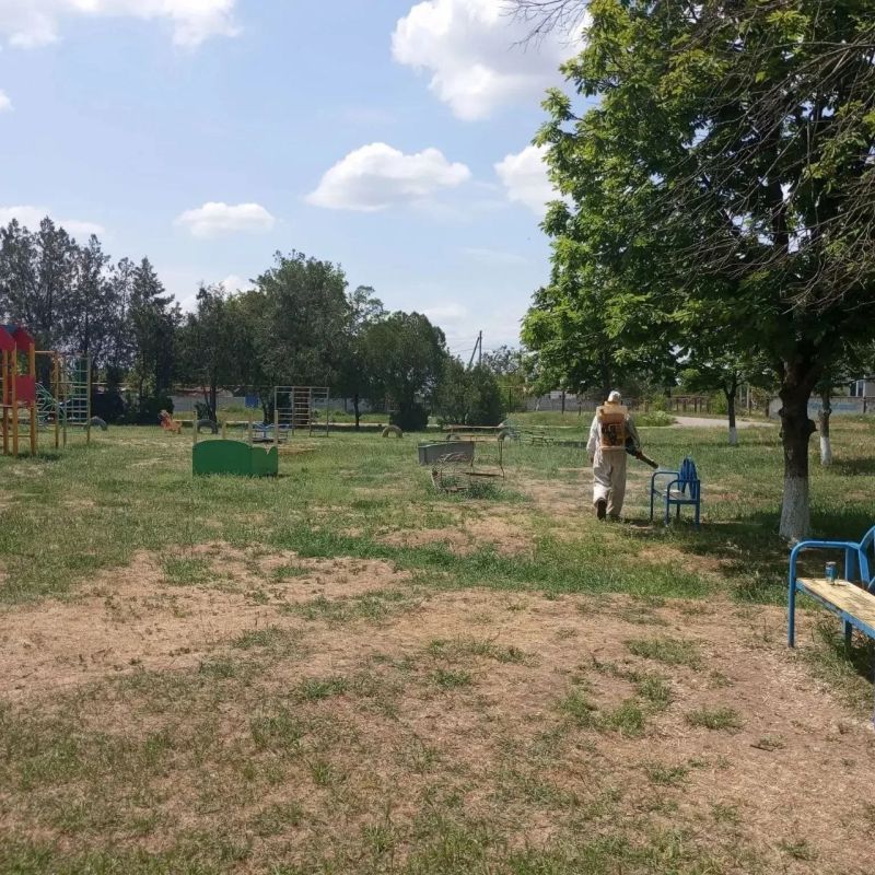 В населённых пунктах Чаплинского муниципального округа продолжаются работы по акарицидной обработке В населённых пунктах Чаплинского муниципального округа продолжаются работы по акарицидной обработке