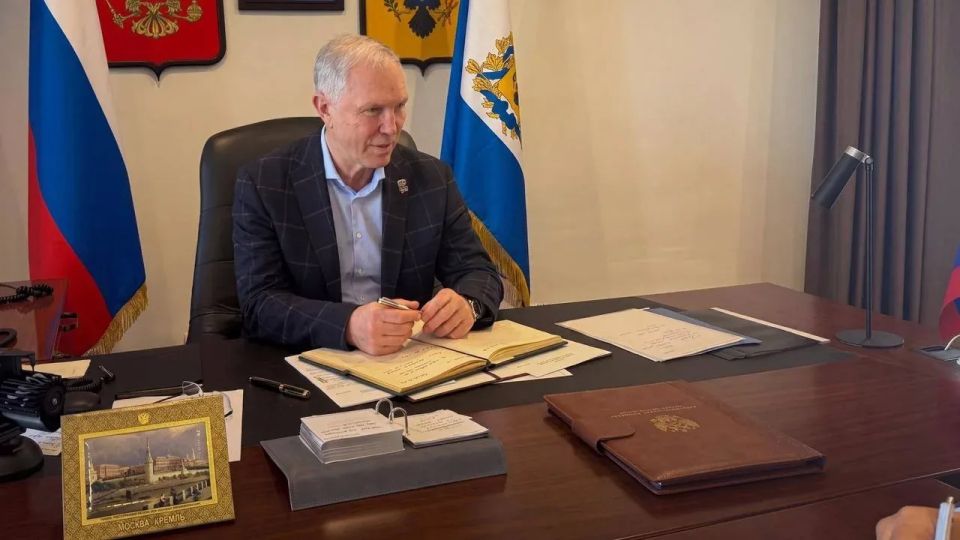 В Правительстве Херсонской области состоялась плановая встреча Губернатора Владимира Сальдо и руководителя Управления Росреестра по региону Василия Романова В Правительстве Херсонской области состоялась плановая встреча Губернатора Владимира Сальдо и руководителя Управления Росреестра по региону Василия Романова