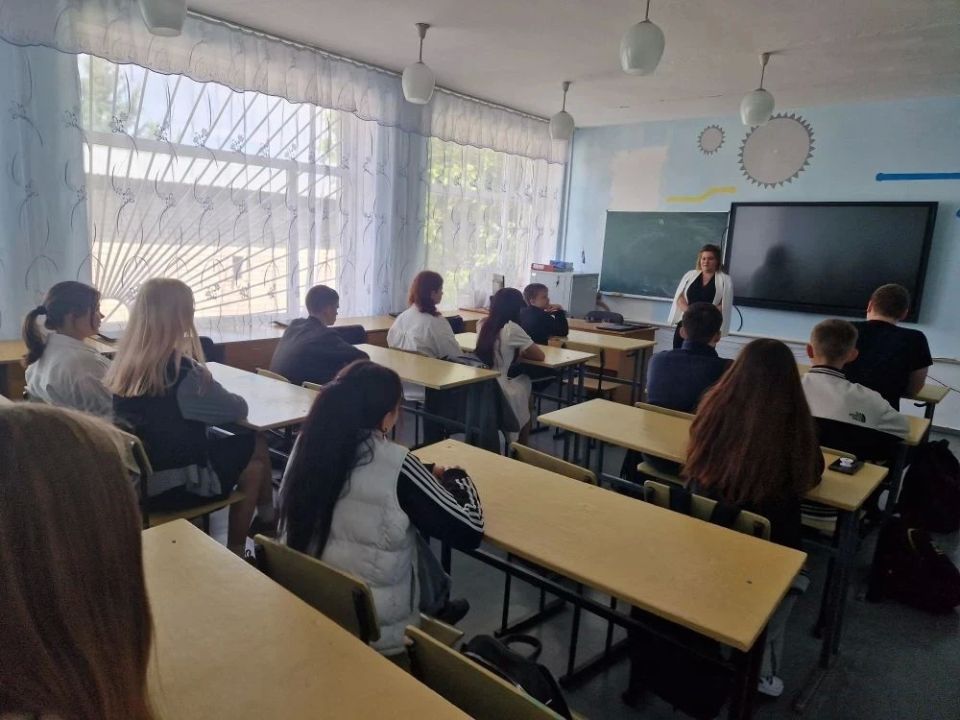 В школах Скадовского округа прошли лекции по безопасности: «Половая неприкосновенность несовершеннолетних» В школах Скадовского округа прошли лекции по безопасности: «Половая неприкосновенность несовершеннолетних»