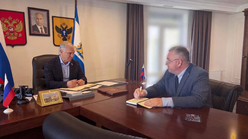 Владимир Сальдо: С руководителем Управления Росреестра по Херсонской области Василием Романовым обсудили оформление сельскохозяйственных земель Владимир Сальдо: С руководителем Управления Росреестра по Херсонской области Василием Романовым обсудили оформление сельскохозяйственных земель