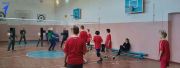 В Хлебодаровской школе прошел волейбольный матч активистов Движения первых и Росгвардии