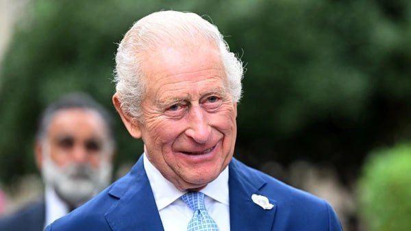Британская радиостанция случайно объявила о смерти Карла III и включила гимн «Боже, храни короля», сообщает The Independent