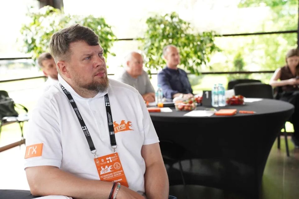 Руководитель ЦУР Адыгеи Казбек Коджешау поделился опытом работы Центра управления регионом с финалистами проекта «Герои Херсонщины» Руководитель ЦУР Адыгеи Казбек Коджешау поделился опытом работы Центра управления регионом с финалистами проекта «Герои Херсонщины»