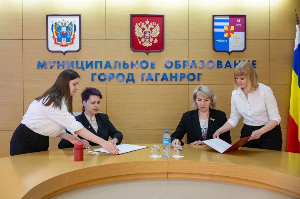 Продолжаем укреплять партнёрские связи с регионами России Продолжаем укреплять партнёрские связи с регионами России