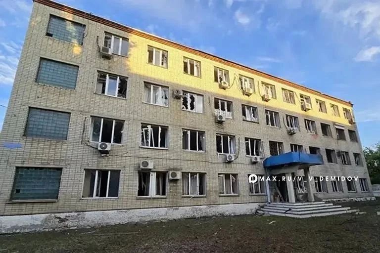 Били далеко вглубь: двое получили ранения при массированной атаке украинских дронов