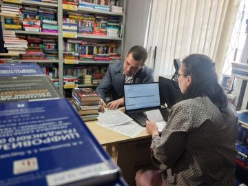 В преддверии Общероссийского дня библиотек посетил Херсонскую областную универсальную научную библиотеку