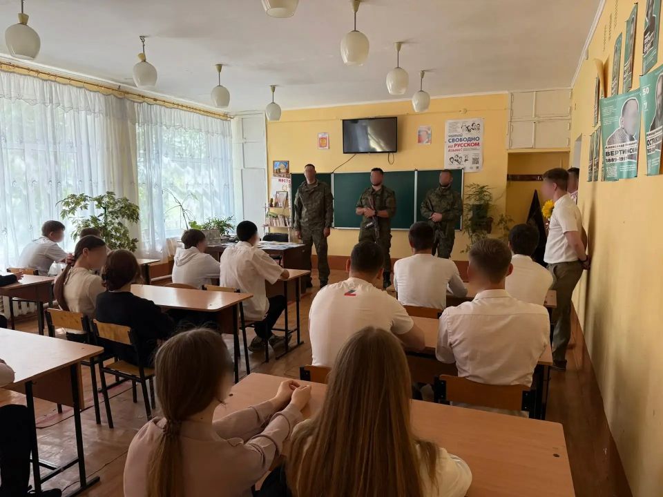 Служба по призванию: школьникам Скадовского округа рассказали о профессии военного Служба по призванию: школьникам Скадовского округа рассказали о профессии военного