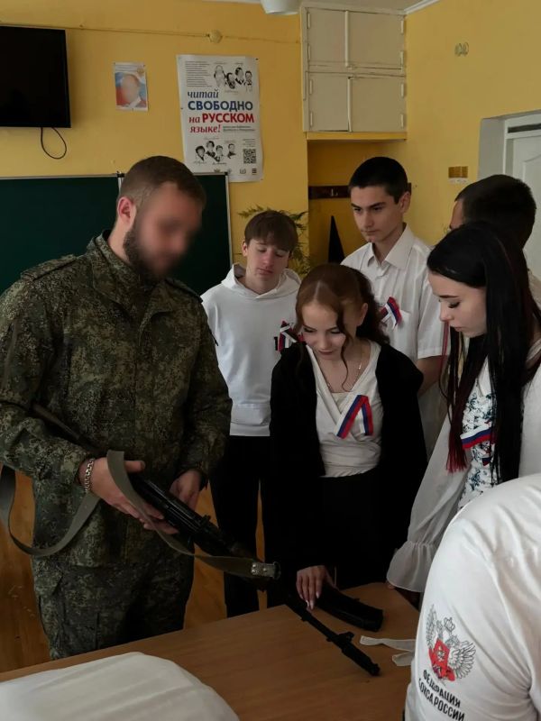 Служба по призванию: школьникам Скадовского округа рассказали о профессии военного Служба по призванию: школьникам Скадовского округа рассказали о профессии военного