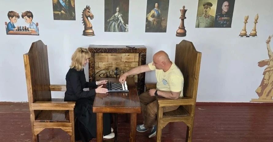 Интеллект и наследие: открытие шахматного пространства и инсталляции в Александровской школе Интеллект и наследие: открытие шахматного пространства и инсталляции в Александровской школе