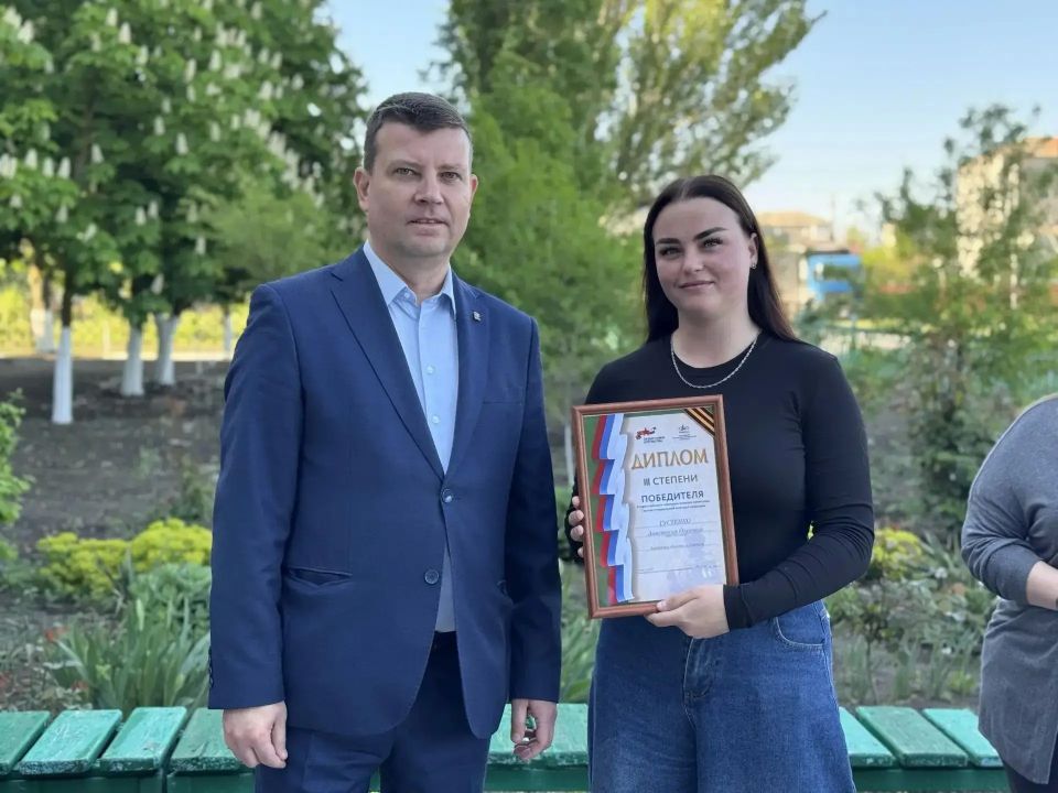 Студентка Генического строительного колледжа заняла третье место во Всероссийском конкурсе на создание эскиза памятника, посвященного подвигу участников специальной военной операции