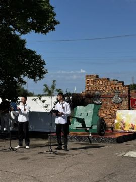 Во Владимировской школе Скадовского района состоялось торжественное открытие памятника Воинам-освободителям, посвящённого 80-летию Победы в Великой Отечественной войне