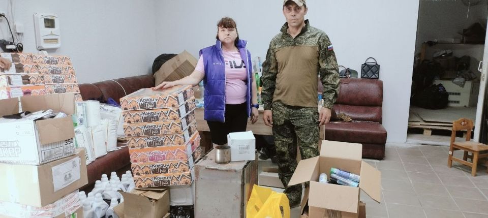 Херсонский региональный штаб #МЫВМЕСТЕ в городе Геническ передал очередную партию гуманитарной помощи для боевого подразделения, которое сражается на Херсонском направлении