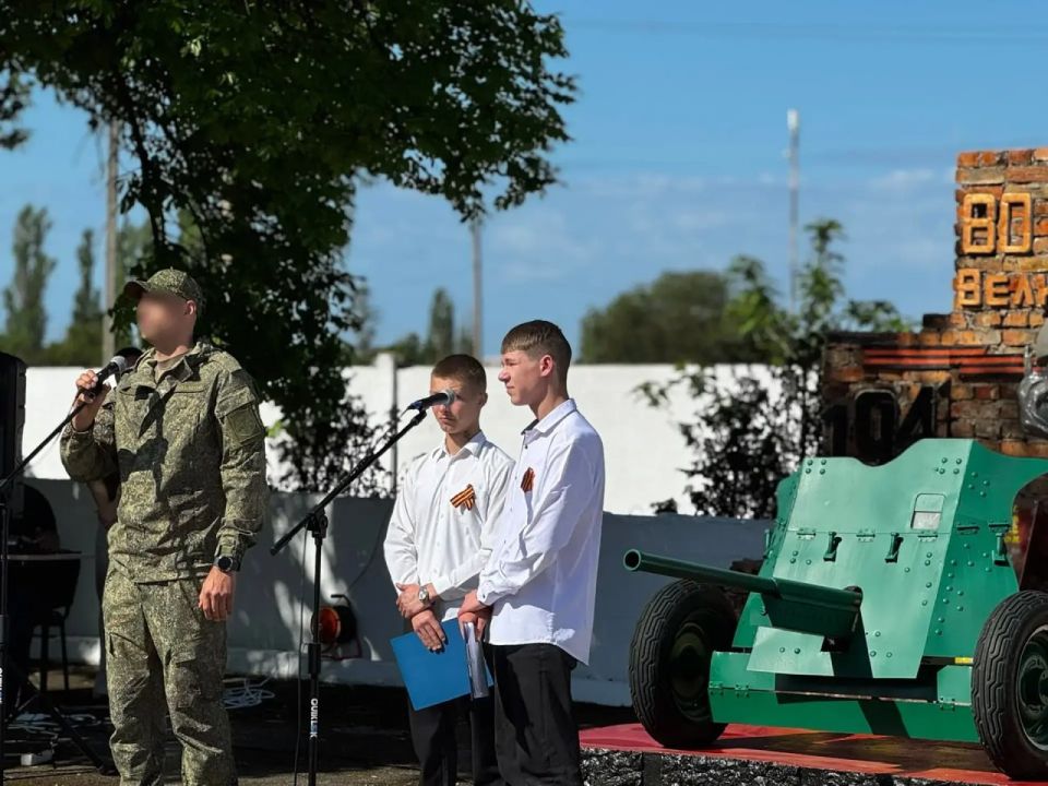 Во Владимировской школе Скадовского района состоялось торжественное открытие памятника Воинам-освободителям, посвящённого 80-летию Победы в Великой Отечественной войне Во Владимировской школе Скадовского района состоялось торжественное открытие памятника Воинам-освободителям, посвящённого 80-летию Победы в Великой Отечественной войне