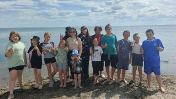 Завершение учебного года на свежем воздухе: пикник на берегу Сиваша
