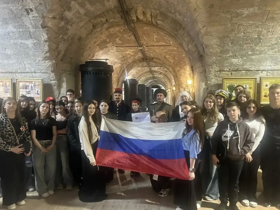 «Больше, чем путешествие»: историко-патриотический тур по Крыму для молодёжи Херсонской области «Больше, чем путешествие»: историко-патриотический тур по Крыму для молодёжи Херсонской области