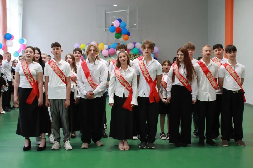 Для кого-то последний звонок – это белые банты, школьный вальс и фото на память Для кого-то последний звонок – это белые банты, школьный вальс и фото на память