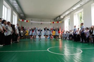 В Тарасовской школе Алешкинского округа прошел последний звонок
