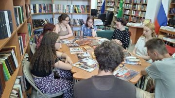 В Геническе прошла беседа «Книги на все времена»