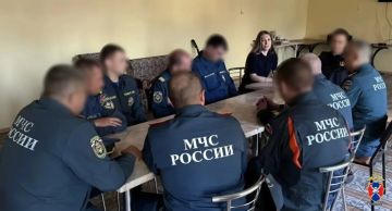 Сотрудники ГИБДД провели встречу с личным составом МЧС Херсонщины по безопасности дорожного движения летом