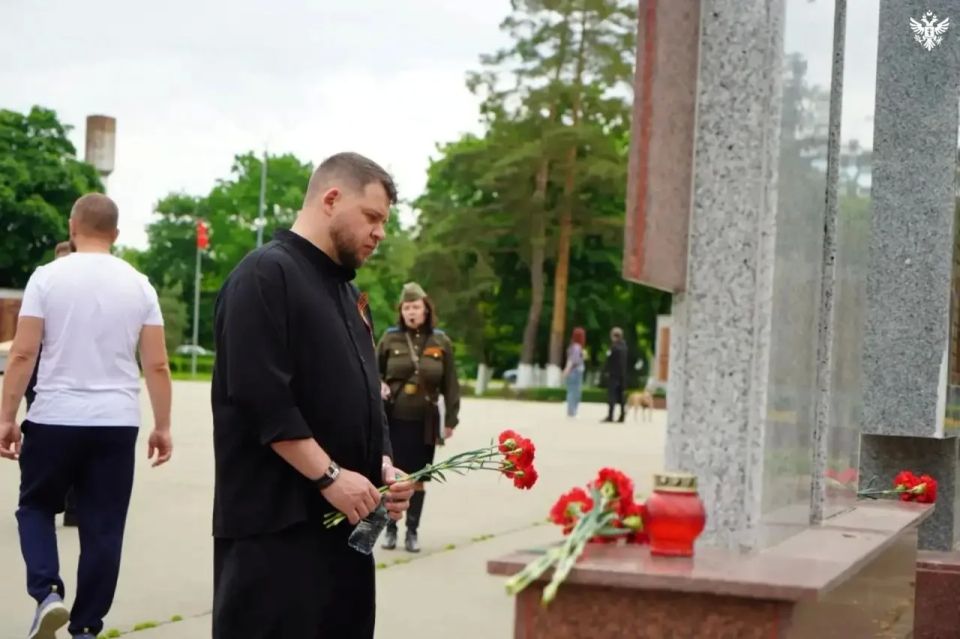 Финалисты проекта "Герои Херсонщины" посетили мемориал "Площадь Победы" в Лабинском районе Краснодарского края Финалисты проекта "Герои Херсонщины" посетили мемориал "Площадь Победы" в Лабинском районе Краснодарского края