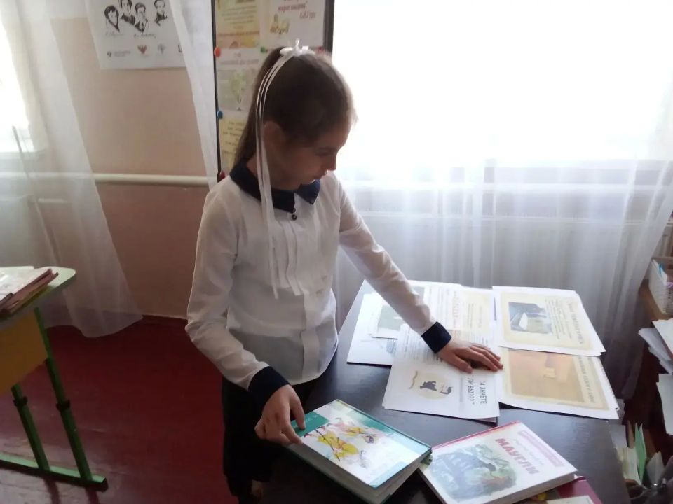 В Красненской школе Скадовского муниципального округа отметили Общероссийский день библиотек В Красненской школе Скадовского муниципального округа отметили Общероссийский день библиотек