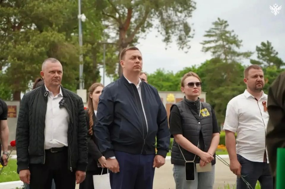 Финалисты проекта "Герои Херсонщины" посетили мемориал "Площадь Победы" в Лабинском районе Краснодарского края Финалисты проекта "Герои Херсонщины" посетили мемориал "Площадь Победы" в Лабинском районе Краснодарского края