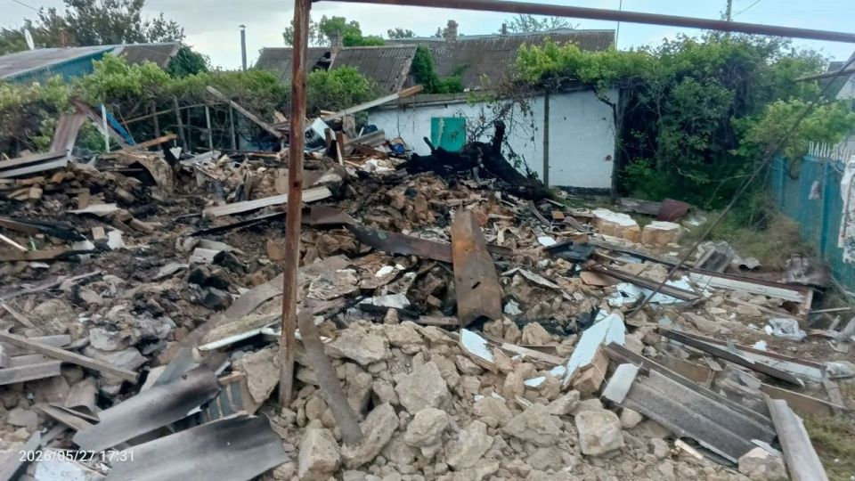 Частный дом уничтожен после сброса взрывчатки с вражеского БпЛА в городе Каховка, сообщил глава округа Частный дом уничтожен после сброса взрывчатки с вражеского БпЛА в городе Каховка, сообщил глава округа