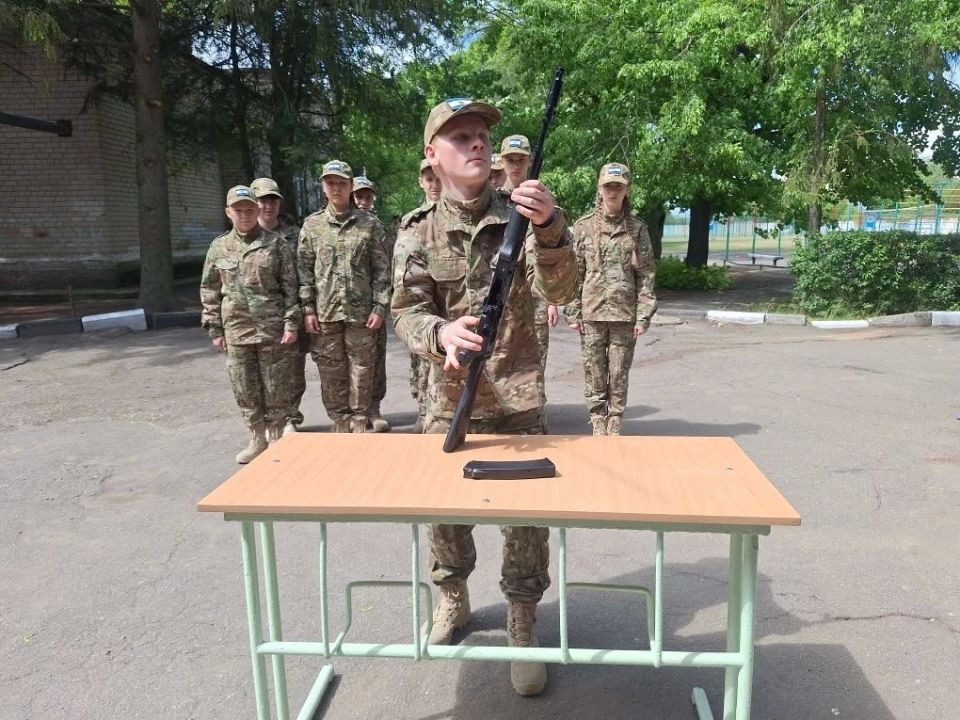 Первые Чаплинской школы № 1 приняли участие в «Зарнице 2.0» Первые Чаплинской школы № 1 приняли участие в «Зарнице 2.0»