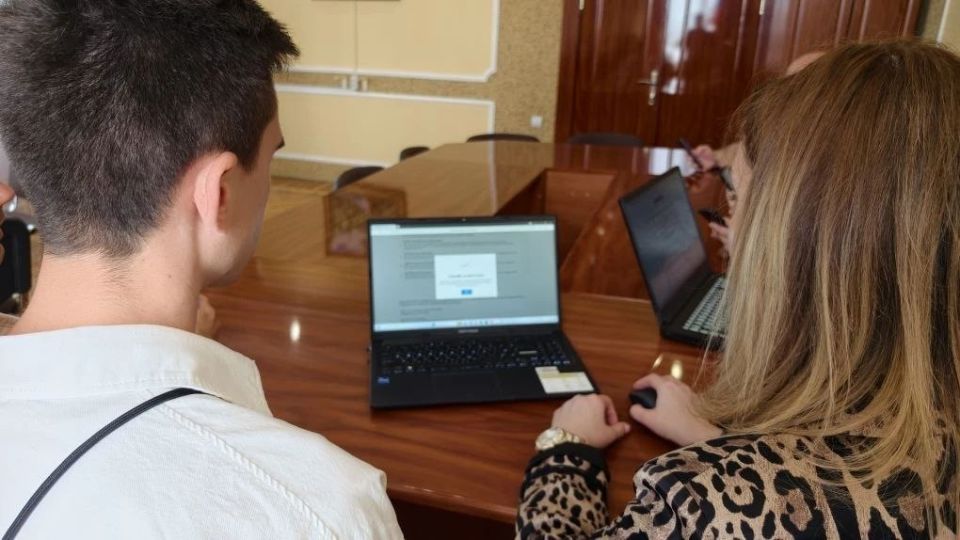Ольга Осипенко: Приняла участие в предварительном голосовании «Единой России», отдав свой голос за одного из кандидатов Ольга Осипенко: Приняла участие в предварительном голосовании «Единой России», отдав свой голос за одного из кандидатов