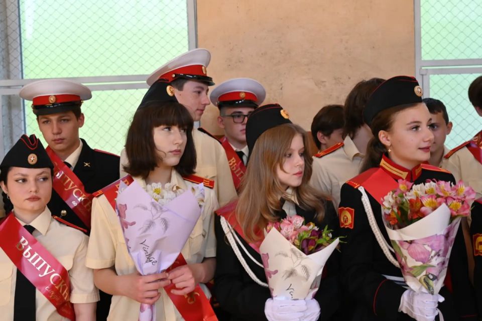 Александр Дудка: В школах Скадовска прозвучал последний звонок Александр Дудка: В школах Скадовска прозвучал последний звонок