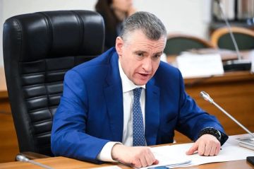 Коллектив Херсонского регионального отделения ЛДПР поздравляет Леонида Эдуардовича Слуцкого с четвёртой годовщиной вступления в должность Председателя ЛДПР!