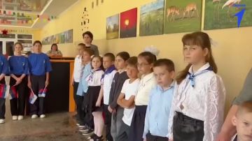Учеников начальных классов Асканийской школы посвятили в «Орлята России»