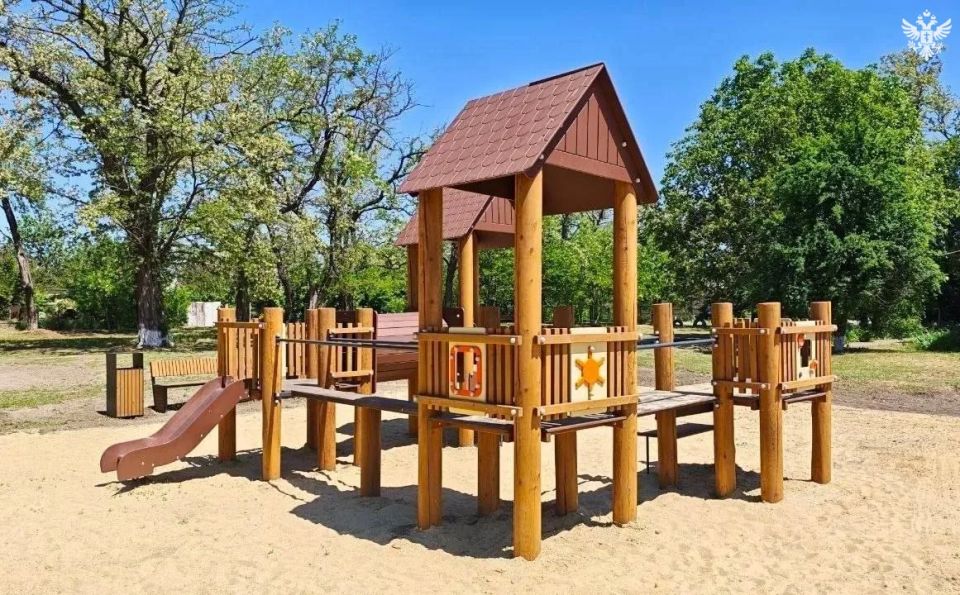 В Каховском округе строят детские и спортивные площадки по программе «Комплексное развитие сельских территорий» В Каховском округе строят детские и спортивные площадки по программе «Комплексное развитие сельских территорий»