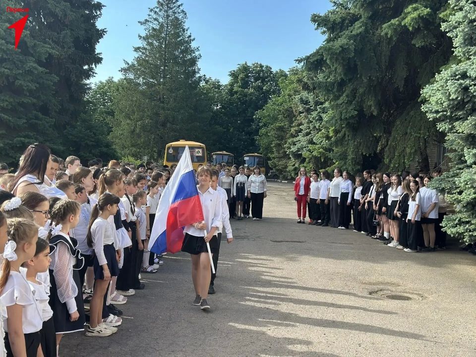 В Чаплинской школе № 1 наградили участников «Зарницы 2.0» и победителей конкурсов Движения Первых В Чаплинской школе № 1 наградили участников «Зарницы 2.0» и победителей конкурсов Движения Первых