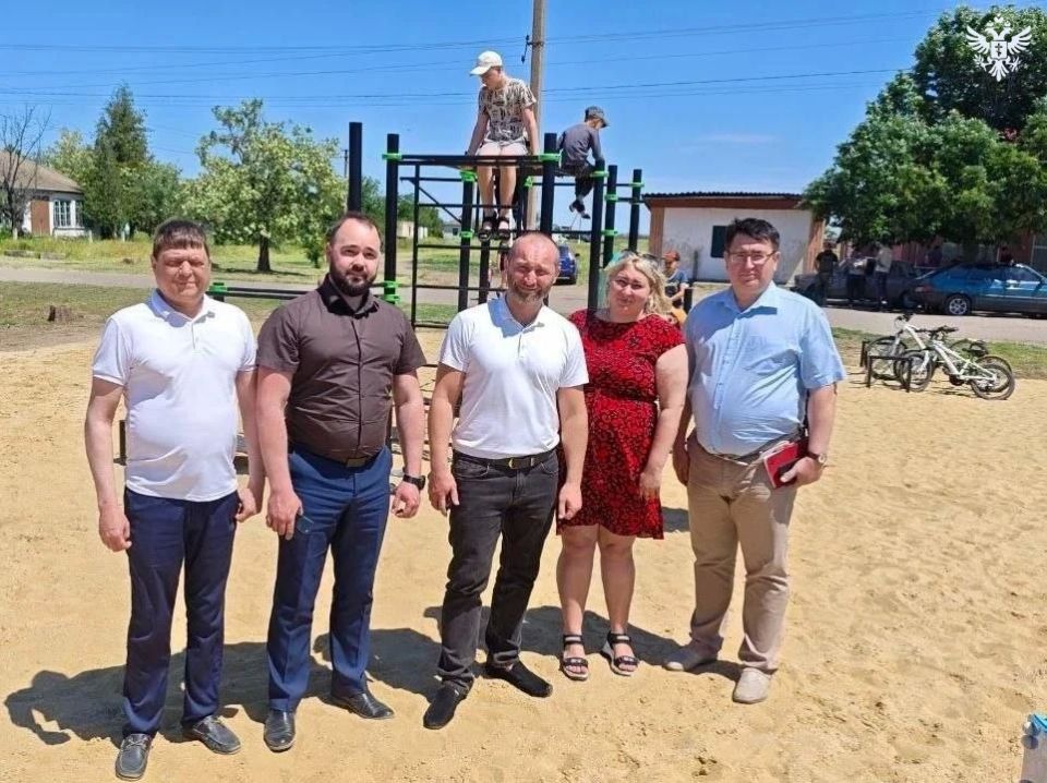В Каховском округе строят детские и спортивные площадки по программе «Комплексное развитие сельских территорий» В Каховском округе строят детские и спортивные площадки по программе «Комплексное развитие сельских территорий»