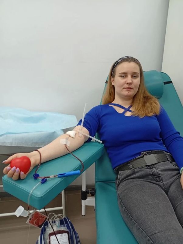 Сотрудники ГБУ "Херсонтранс" приняли участие в донорской акции "Капля крови - капля жизни" Сотрудники ГБУ "Херсонтранс" приняли участие в донорской акции "Капля крови - капля жизни"