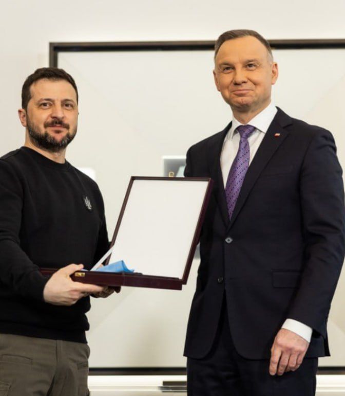 Кароль Навроцкий намерен лишить Зеленского ордена Белого Орла — высшей награды Польши
