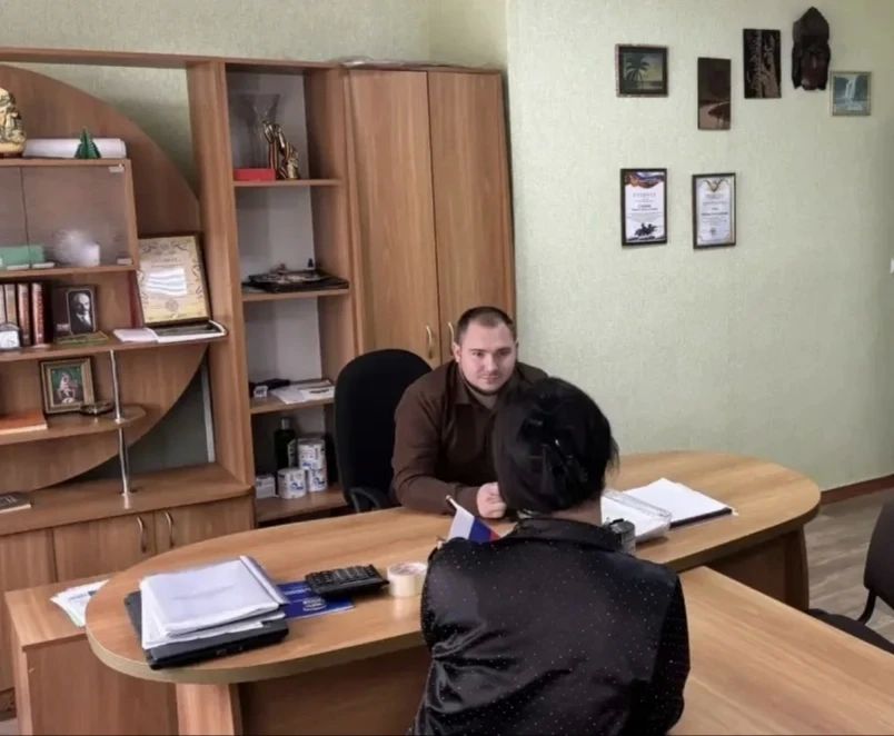 Начальник Красноперекопского и Дмитровского территориальных отделов Виктор Новак провел личный прием граждан Начальник Красноперекопского и Дмитровского территориальных отделов Виктор Новак провел личный прием граждан